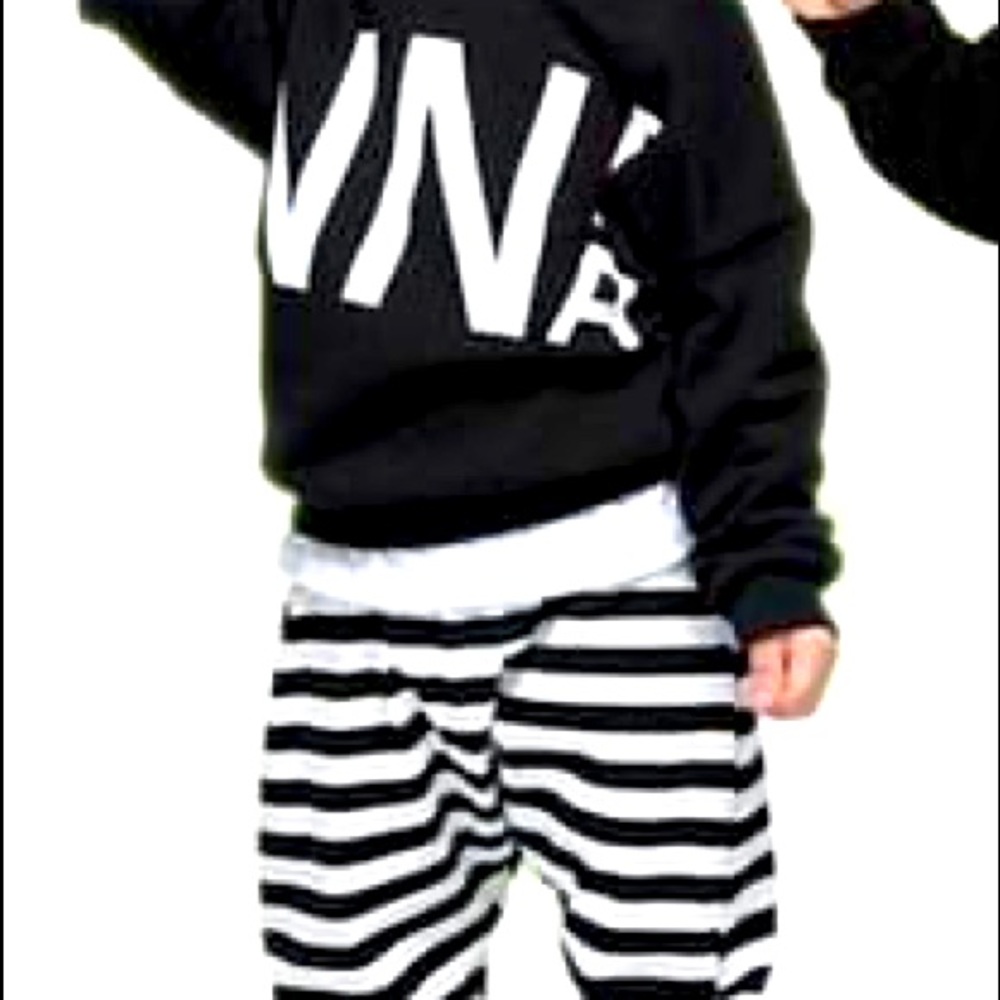 Neutral boys or girls pants & sweater set